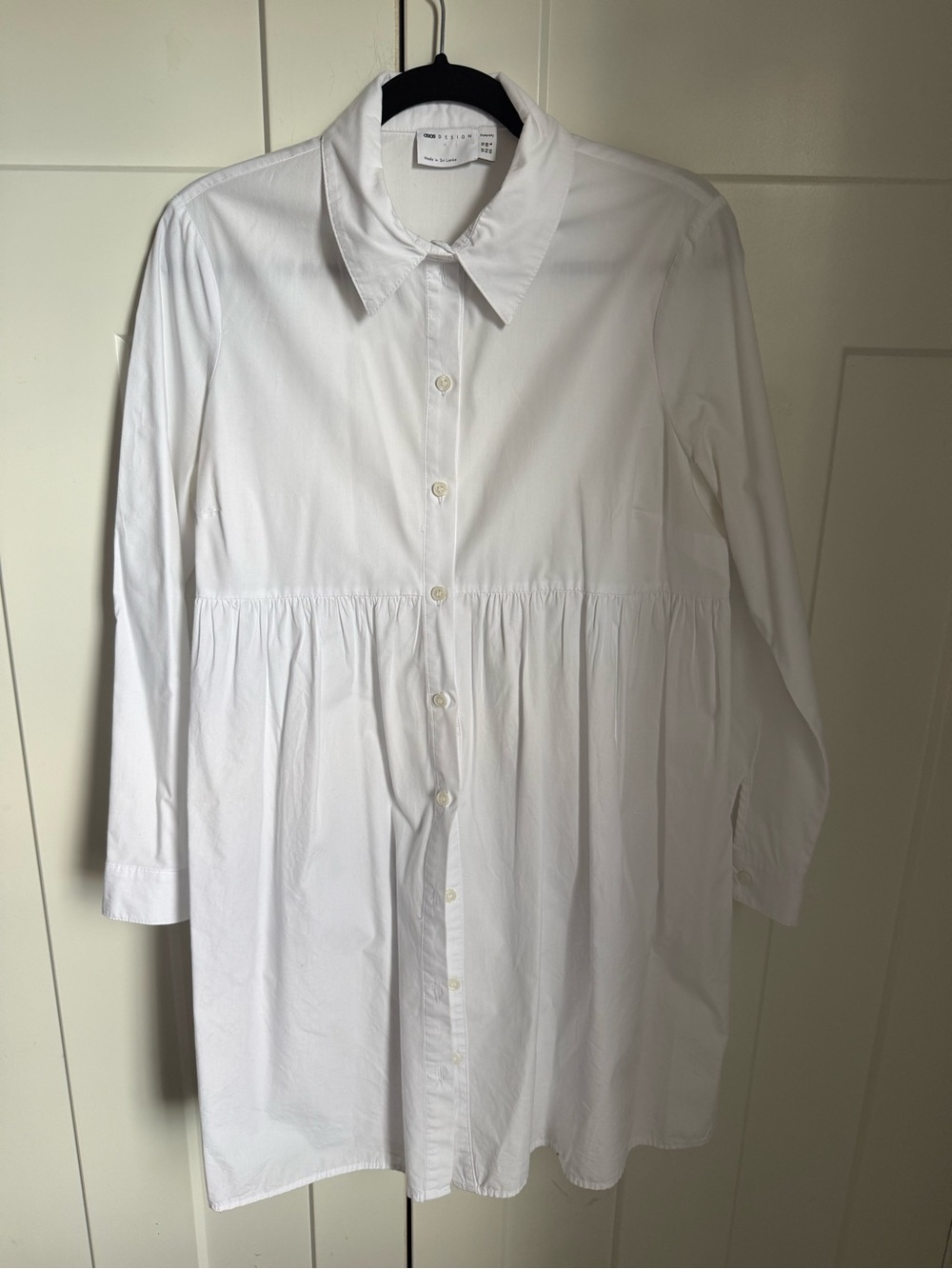 Asos White Collared Button-Up Shirt size 6. EUC.